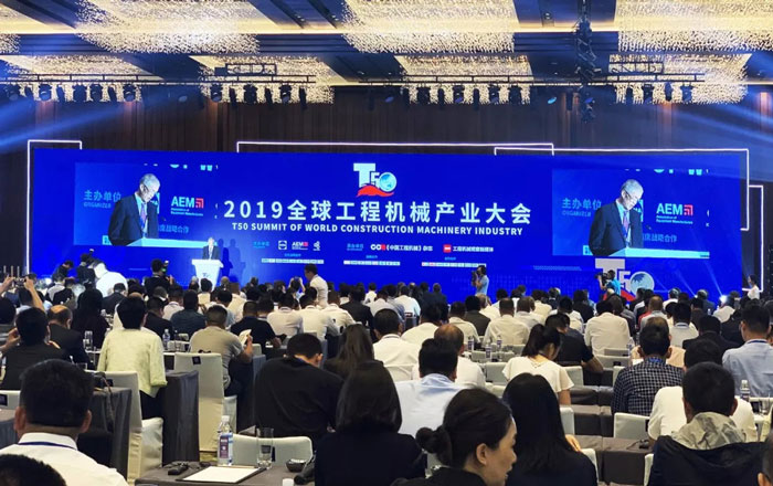 双喜临门！乐竞手机版囊括两项工程机械行业大奖